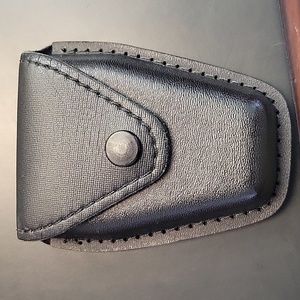 Safariland Model 190 handcuff case